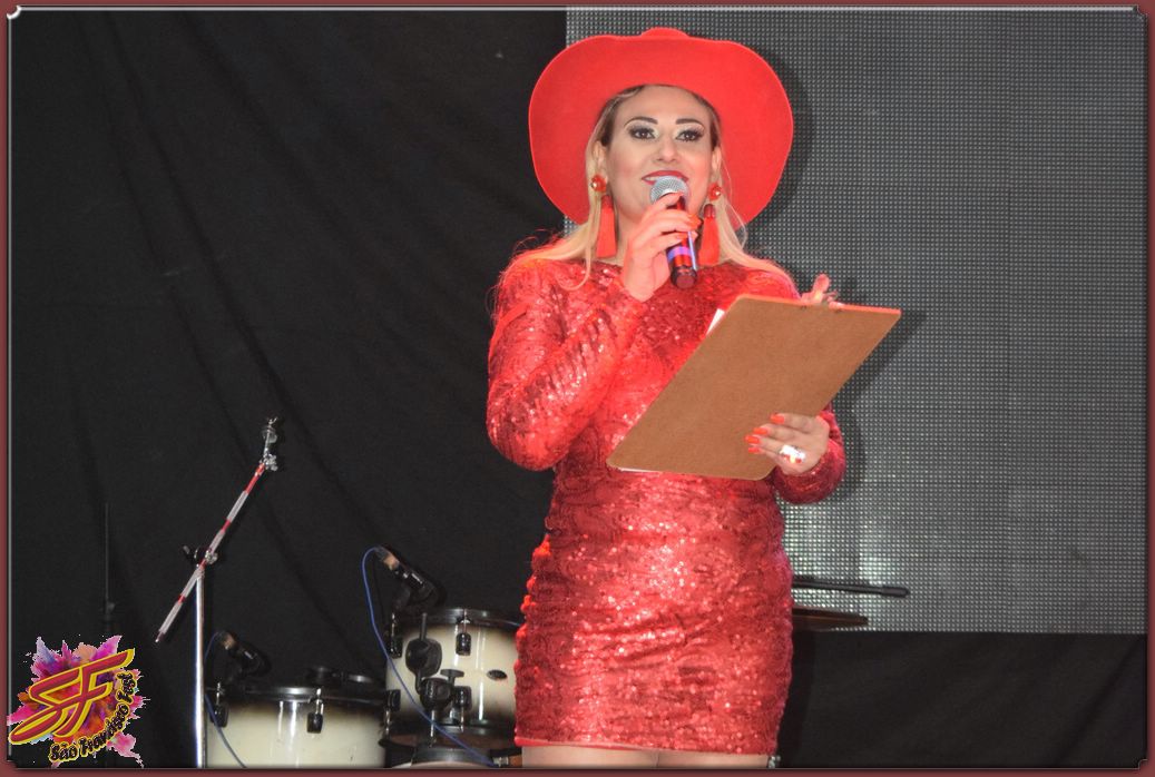 DESFILE DA RAINHA DA EXPOVALE 2019